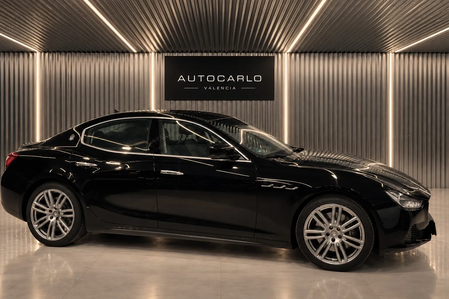 Maserati Ghibli negro vendido a un cliente