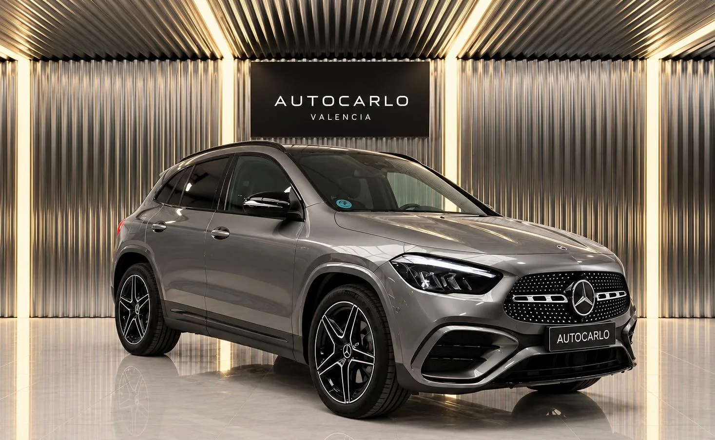 Mercedes-Benz GLA gris vendido a un cliente