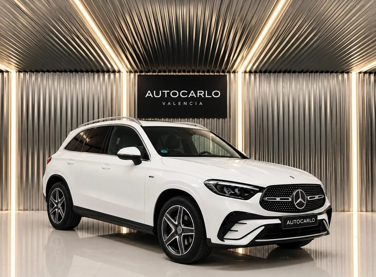 Mercedes-Benz GLC blanco vendido a un cliente